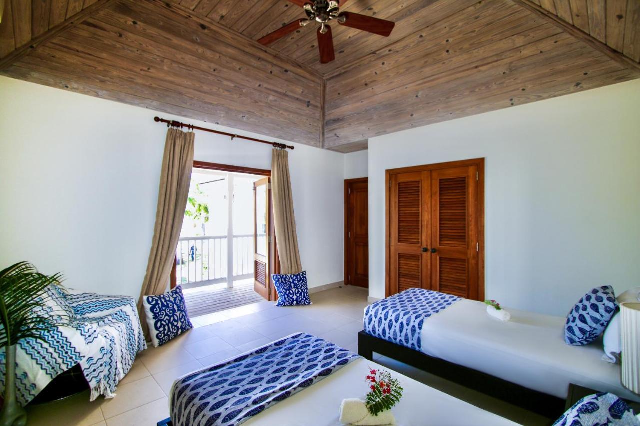 The Hideaway At Hughes Point Hotel Freetown Village Buitenkant foto