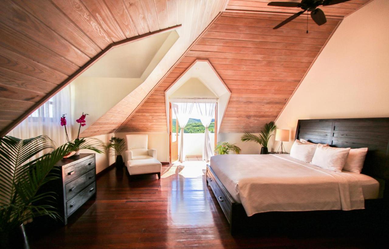 The Hideaway At Hughes Point Hotel Freetown Village Buitenkant foto