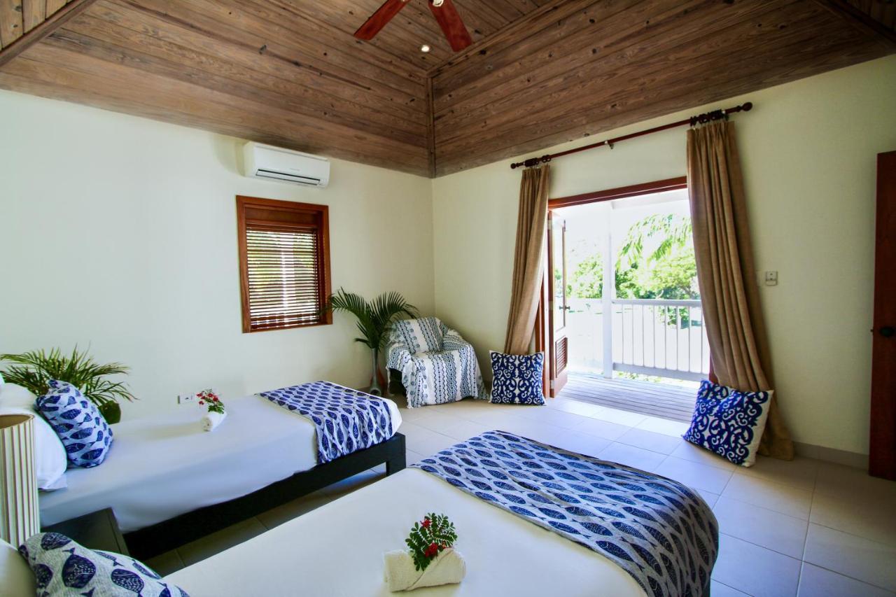 The Hideaway At Hughes Point Hotel Freetown Village Buitenkant foto
