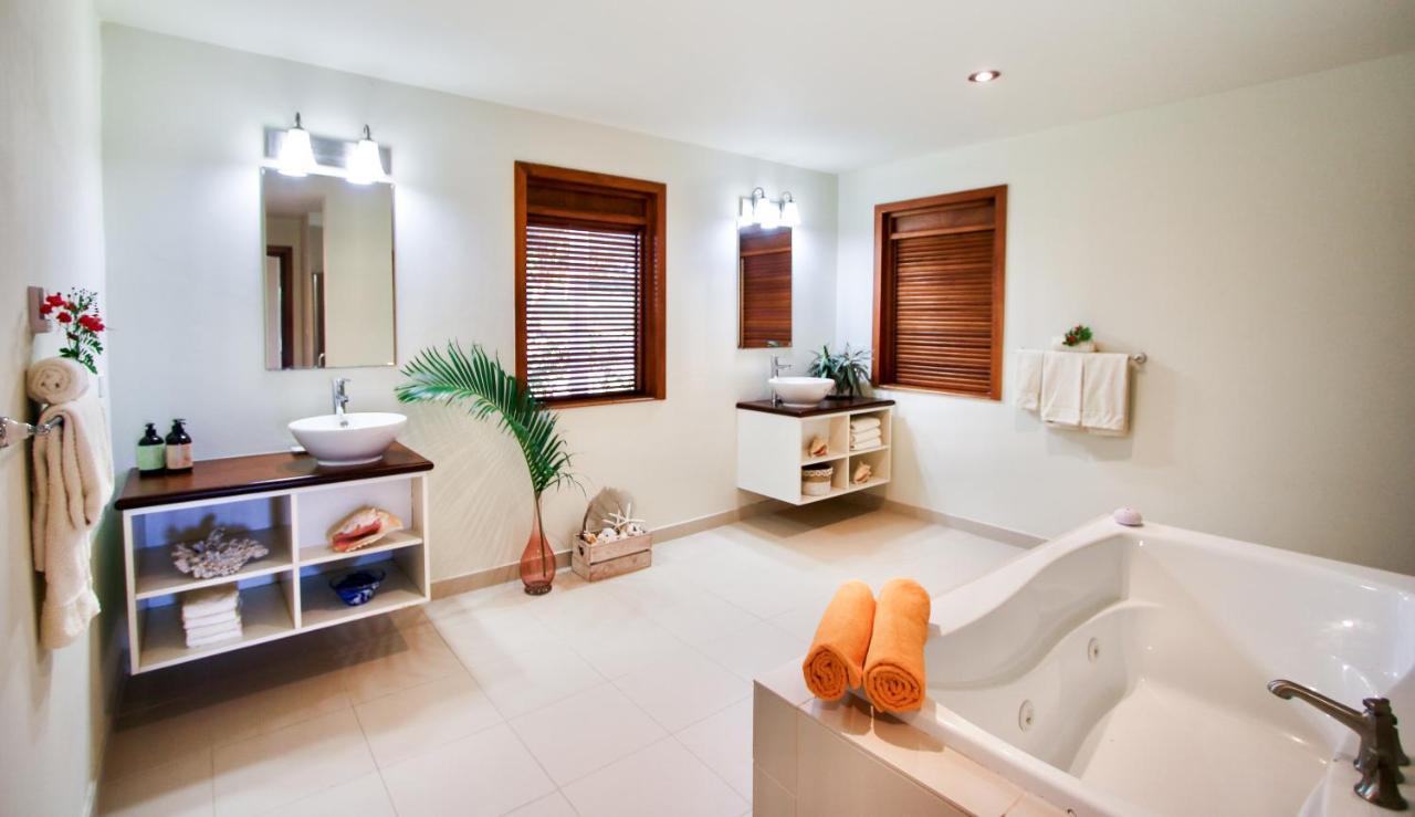 The Hideaway At Hughes Point Hotel Freetown Village Buitenkant foto