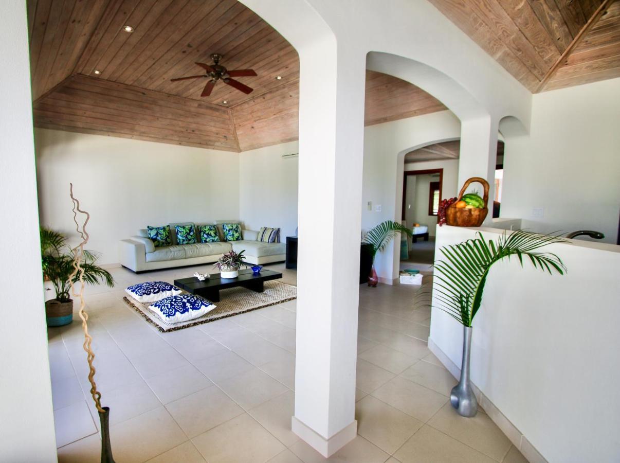 The Hideaway At Hughes Point Hotel Freetown Village Buitenkant foto